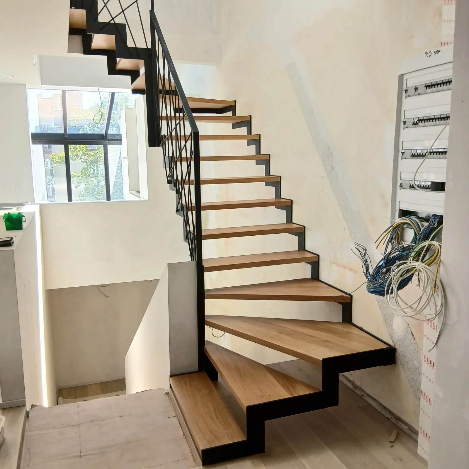 Escalier intérieur en acier sur mesure, Lazaro Steel