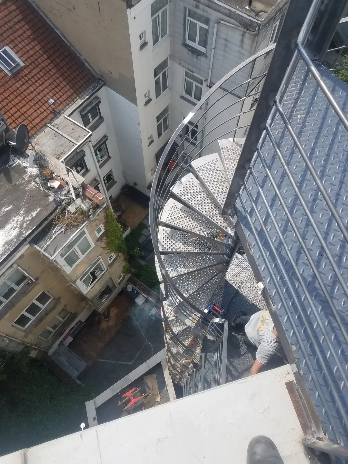 Escalier de secours colimaçon acier galvanisé, sécurité incendie