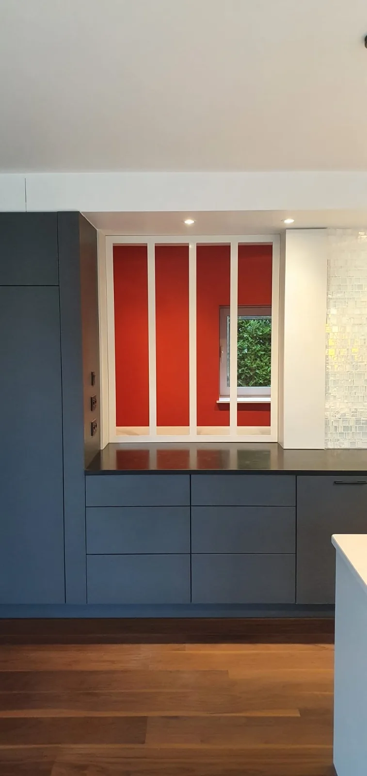 Verrière mezzanine en acier noir avec vitrage clair, verrière intérieure